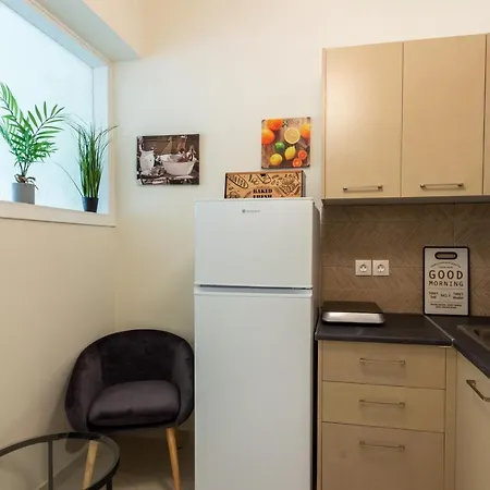Akadimias Living Apartment *
